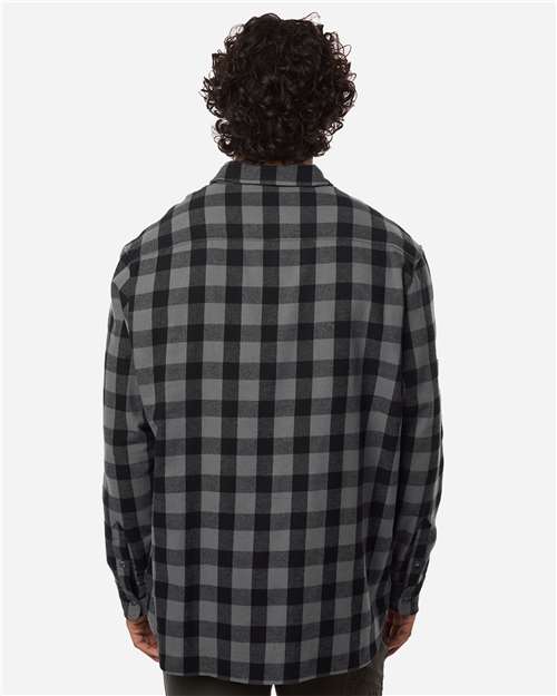 Men's Flannel Button Down Shirt - OnModelBack - B22803583 - Charcoal/ Black Buffalo