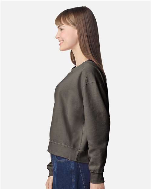 Women's Garment-Dyed Mid-Length Crewneck Sweatshirt - OnModelSide - B00408093 - Pepper